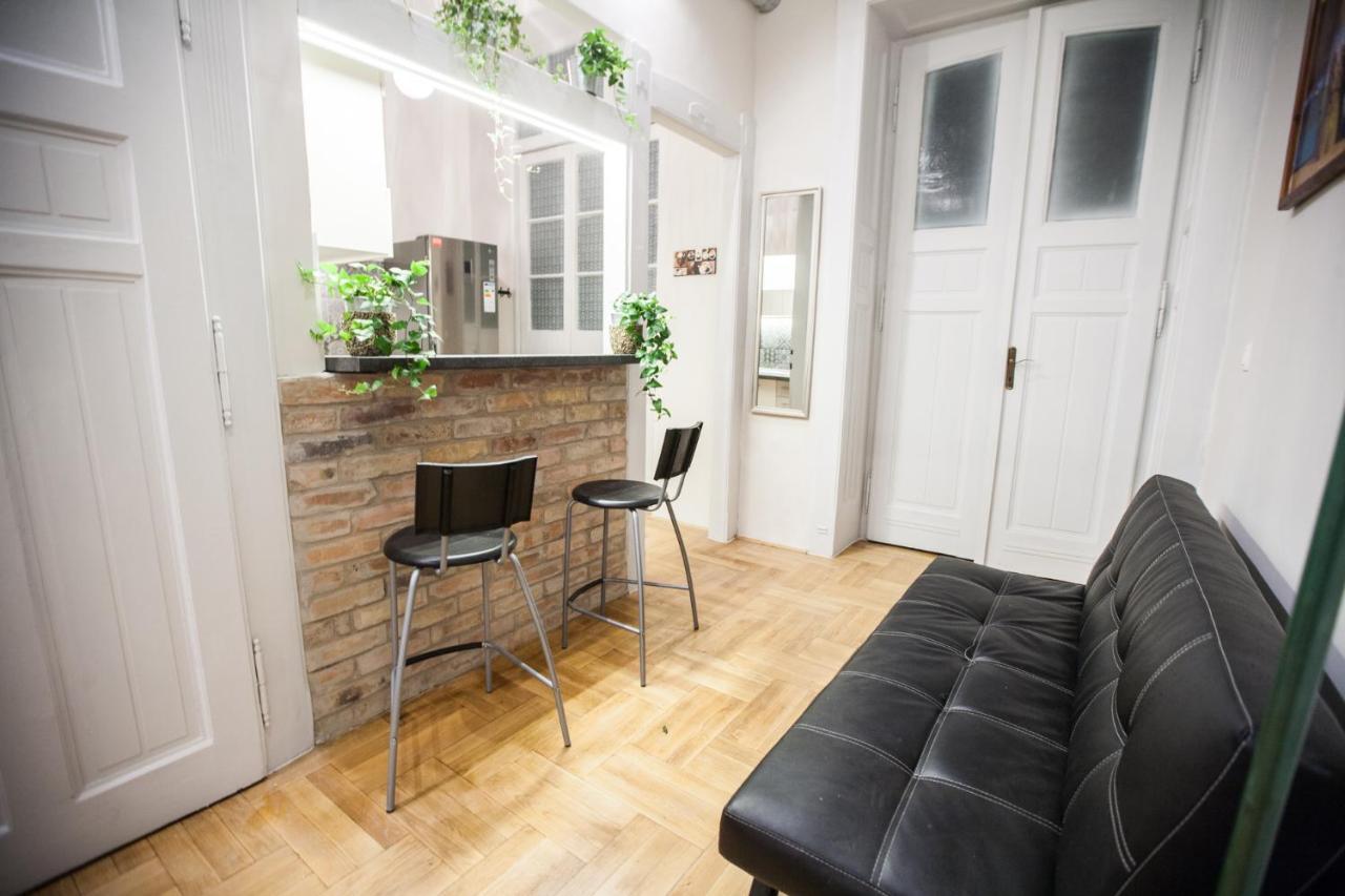 N40 By Small Home Budapest Esterno foto