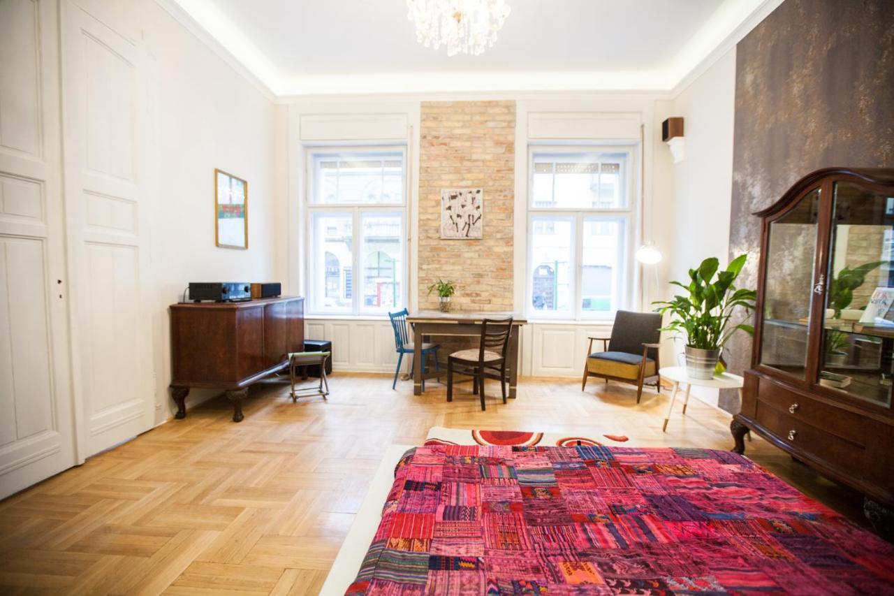 N40 By Small Home Budapest Esterno foto