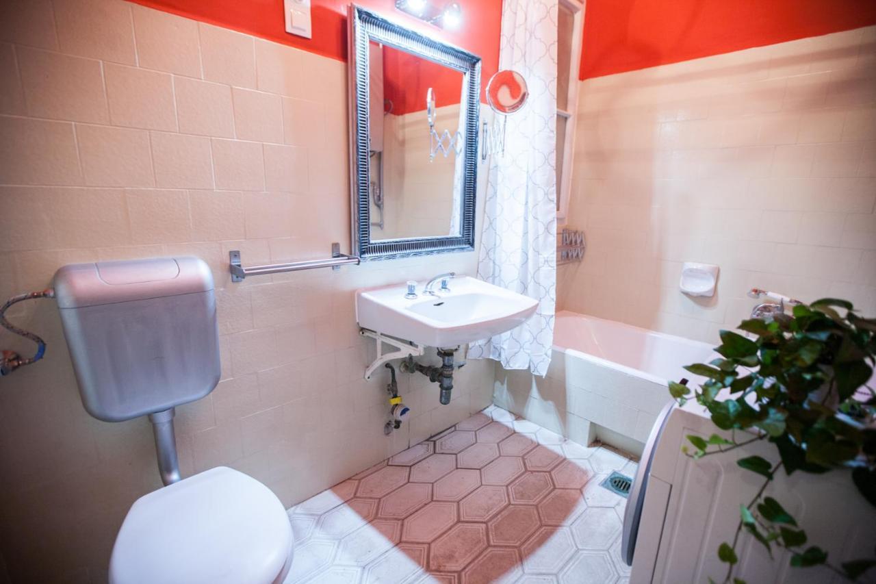 N40 By Small Home Budapest Esterno foto