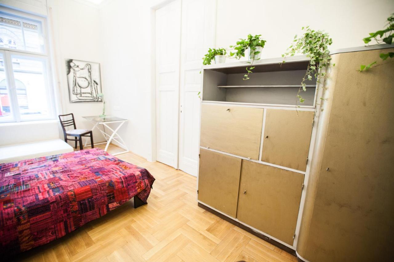 N40 By Small Home Budapest Esterno foto