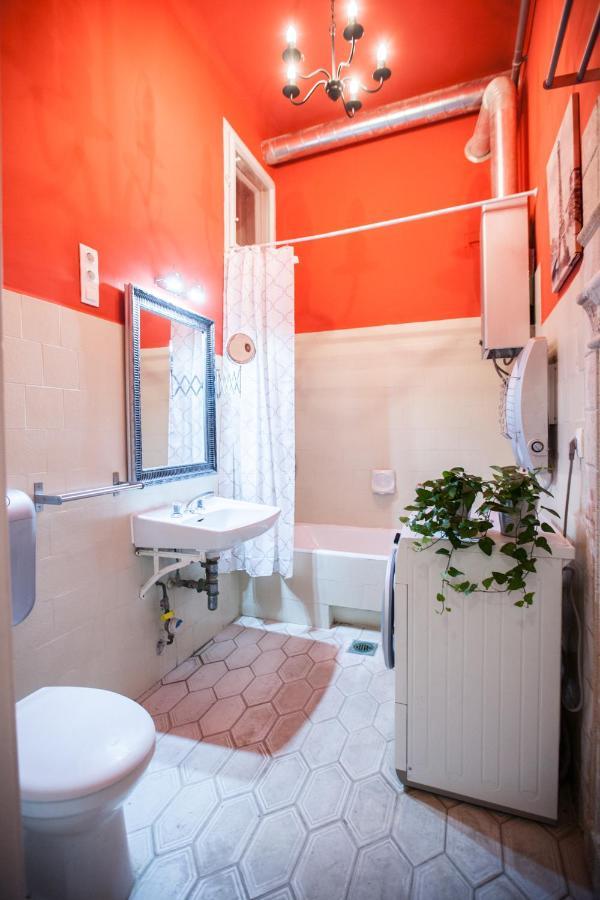 N40 By Small Home Budapest Esterno foto