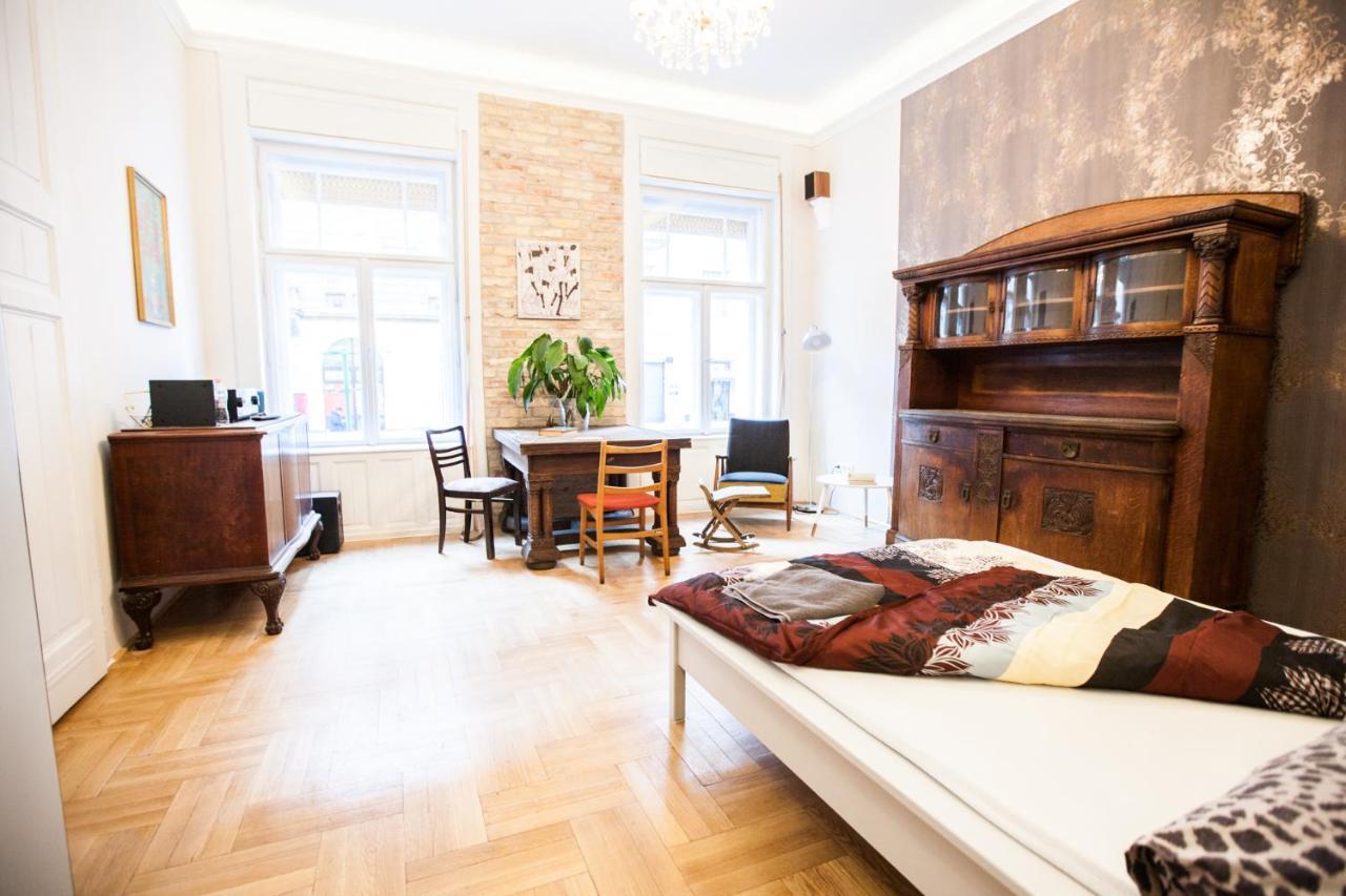 N40 By Small Home Budapest Esterno foto